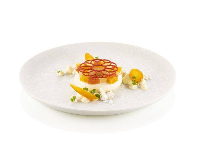 Corona dolce pastry dessert